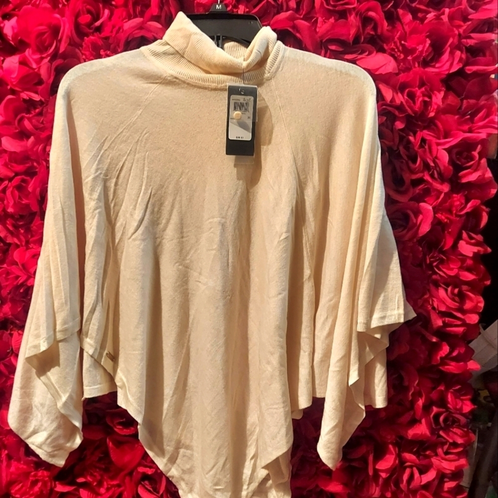 Guess Girls NWT Size M Eggshell Poncho